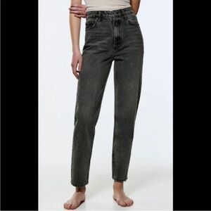 Zara 90s High Waisted Black Mom Jeans
